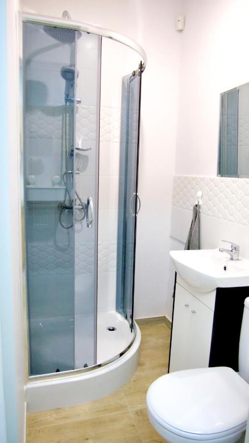 Aparthotel Astra - *