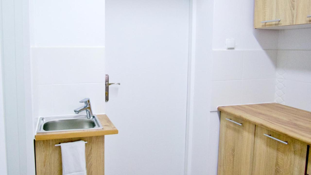 Aparthotel Astra - *