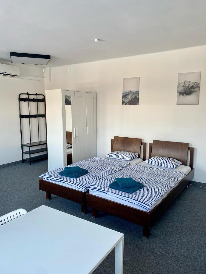 Aparthotel Astra - *