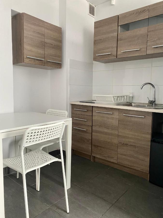 Aparthotel Astra - *